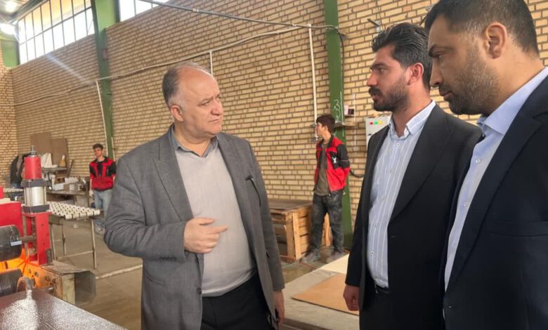 نبض تولید در خوارزمی؛ حضور میدانی فرماندار کرج در کنار صنعتگران